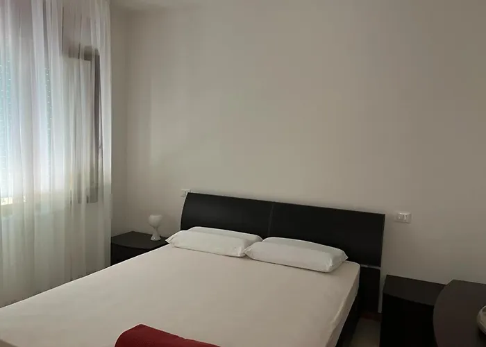 Mare Int 2 דירה *